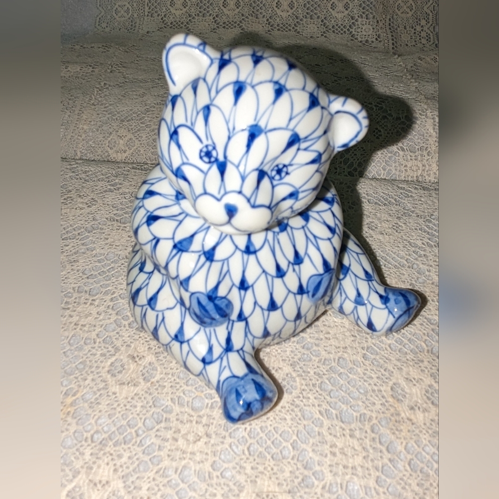 Vintage Andrea by Sadek blue and white fishnet porcelain bear figurine.